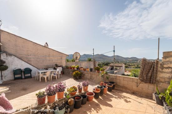  Casa en Capdepera de dos alturas con solar urbanizable de 380m2 - BALEARES 