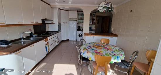 SE VENDE CASA CON TERRENO EN BOA JUNTO A LA PLAYA - A CORUÑA