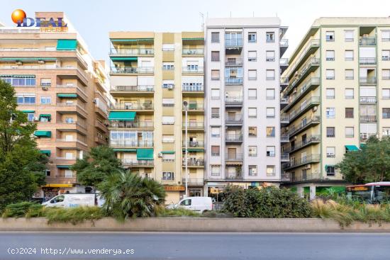 ¡TE PRESENTAMOS ESTE BONITO PISO DE 3 DORMITORIOS Y 1 BAÑO EN CAMINO DE RONDA ¡¡ - GRANADA