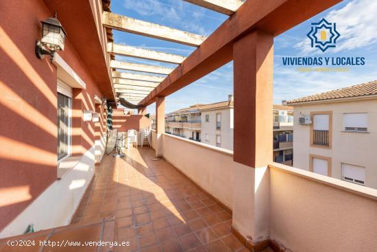 ¡Ático de ensueño con terraza y garaje en Las Gabias - GRANADA