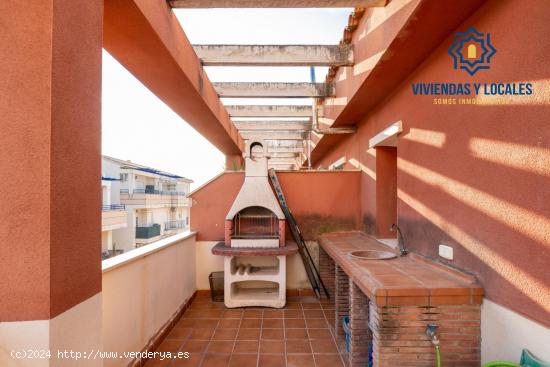 ¡Ático de ensueño con terraza y garaje en Las Gabias - GRANADA