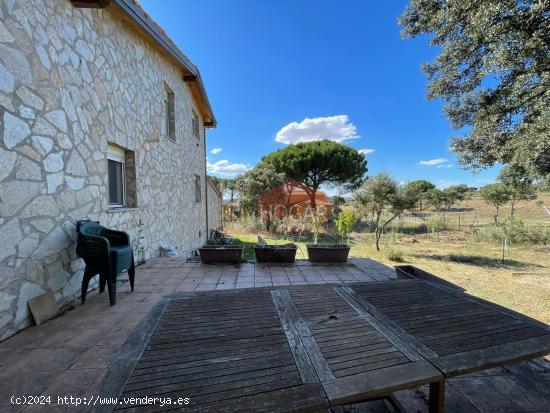 INMHOGAR VENDE CHALET EN EL MONTE (MAELLO) - AVILA