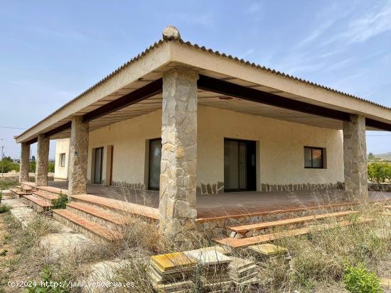 Oportunidad 3 Chalets juntos a la venta - ALICANTE