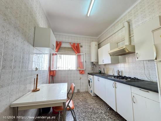 BUENA CASA EN EL CENTRO DE LOS BARRIOS¡¡ - CADIZ