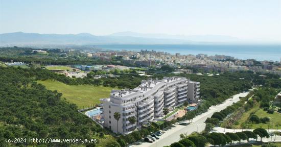  piso con vista al mar con dos plazas de aparcamiento, trastero. Piscina comunitaria - MALAGA 