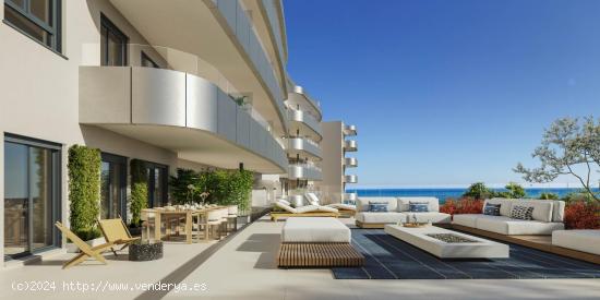 piso con vista al mar con dos plazas de aparcamiento, trastero. Piscina comunitaria - MALAGA