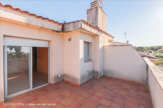 CASA A LA VENTA EN LA POBLA DE MONTORNES - TARRAGONA