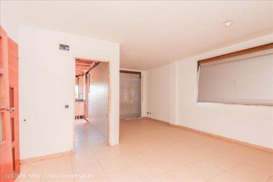 CASA A LA VENTA EN LA POBLA DE MONTORNES - TARRAGONA