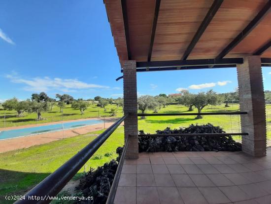 Bonita finca con casa y piscina en Aldea del Cano. - CACERES