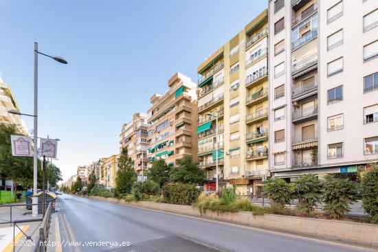 ¡TE PRESENTAMOS ESTE BONITO PISO DE 3 DORMITORIOS Y 1 BAÑO EN CAMINO DE RONDA ¡¡ - GRANADA