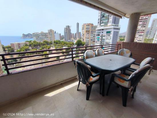 Piso de 3 dorm. con balcón y vistas al mar a 200m de Playa de Poniente www.inmobiliarialesdunes.com