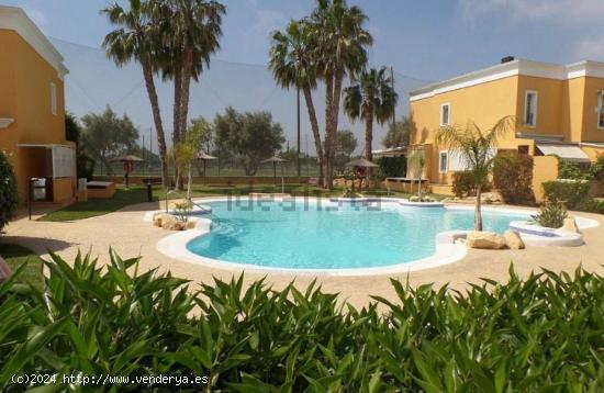 ALQUILER DE EXCELENTE CHALET ADOSADO ZONA ALICANTE GOLF - ALICANTE