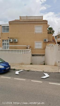 SE ALQUILA  GARAGE DE  350 MTS2 EN AGUAS NUEVAS - ALICANTE