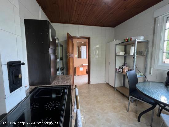 CASA CON TERRENO A 17 KILÓMETROS DE OURENSE - ORENSE