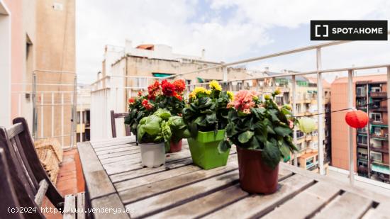 Apartamento de lujo de 3 dormitorios con terraza en alquiler en Arc de Triomf - BARCELONA