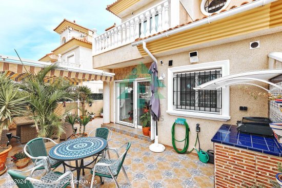 Chalet en venta en Pilar de la Horadada (Alicante)