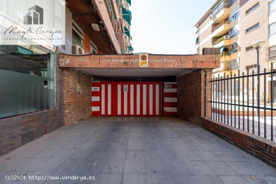  !!FANTÁSTICA PLAZA DE APARCAMIENTO CON TRASTERO EN PARQUE LUZ!! - GRANADA 