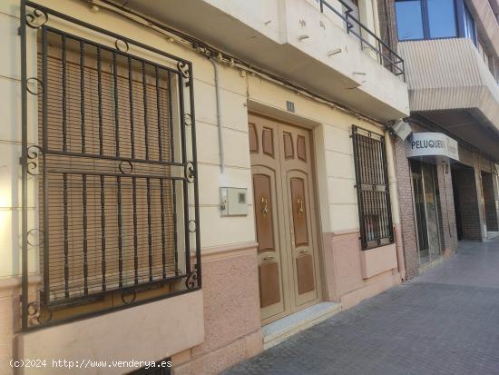 VIVIENDA EN PLANTA BAJA CON AMPLIO PATIO MUY CENTRICA - ALBACETE