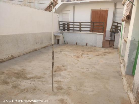 VIVIENDA EN PLANTA BAJA CON AMPLIO PATIO MUY CENTRICA - ALBACETE