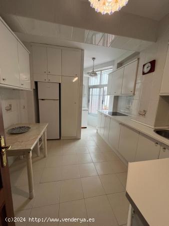  SE VENDE PISO JUNTO AL CORTE INGLES - CADIZ 