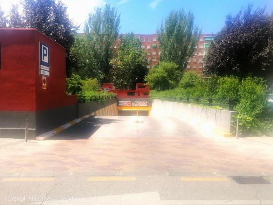 Plaza de garaje en venta en Parque Levante - MADRID