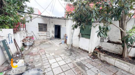  Se vende casa en la Perlita - CADIZ 