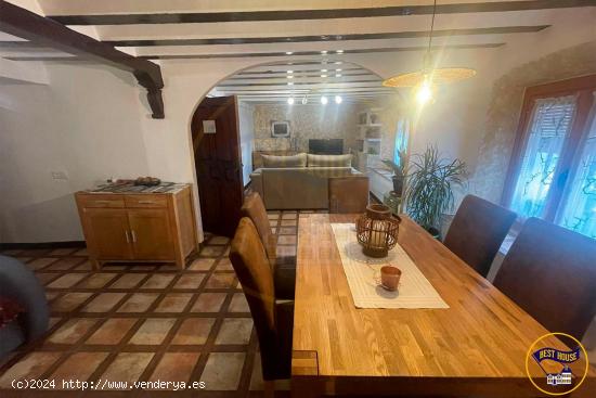 PISO EN VENTA REFORMADO EN EL CASCO ANTIGUO - CUENCA