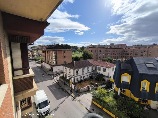 DUPLEX MINIMALISTA, 4 DORMITORIOS, 3 BAÑOS Y GARAJE EN COLLOTO A DIEZ MINUTOS DE OVIEDO - ASTURIAS