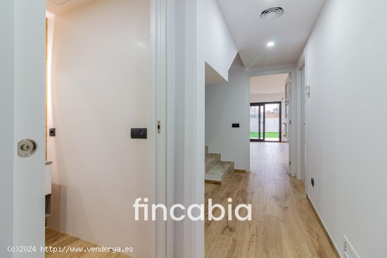 Unifamiliar adosada en venta  en Sils - Girona