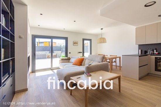 Unifamiliar adosada en venta  en Sils - Girona