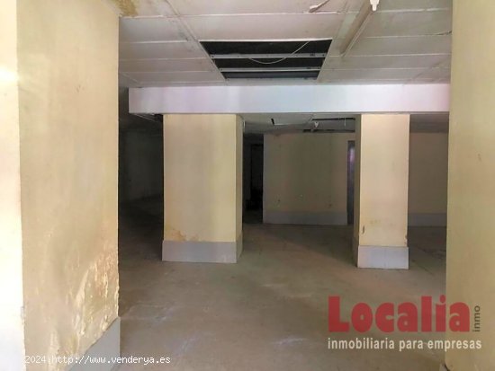 Amplio local comercial en Torrelavega, Cantabria.