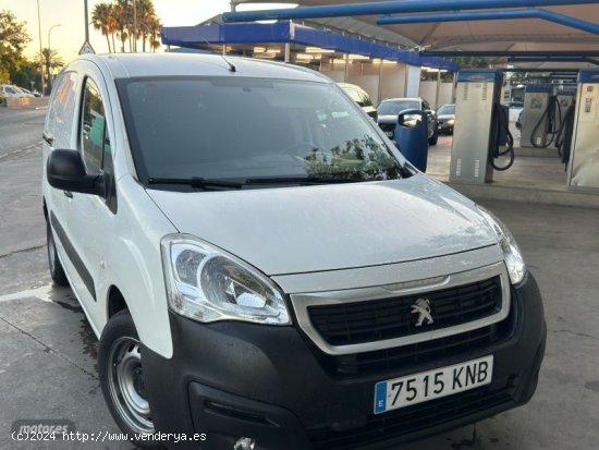 Peugeot Partner 1600 BlueHDI 75 de 2018 con 146.425 Km por 7.200 EUR. en Sevilla