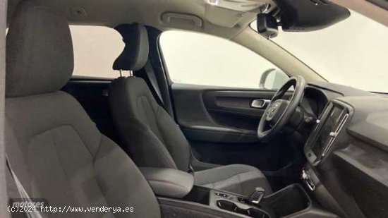 Volvo XC40 XC40 Momentum Core, T2 automatico de 2020 con 41.450 Km por 24.500 EUR. en Cadiz