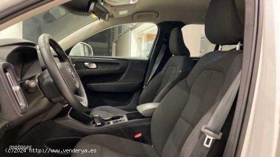 Volvo XC40 XC40 Momentum Core, T2 automatico de 2020 con 41.450 Km por 24.500 EUR. en Cadiz