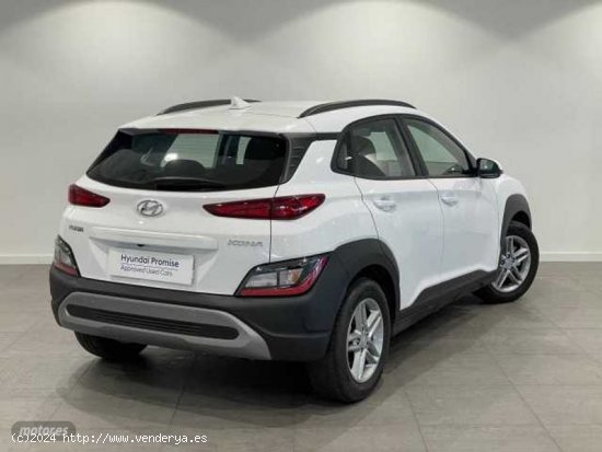 Hyundai Kona 1.0 TGDI Maxx 4x2 de 2023 con 17.600 Km por 20.350 EUR. en Barcelona