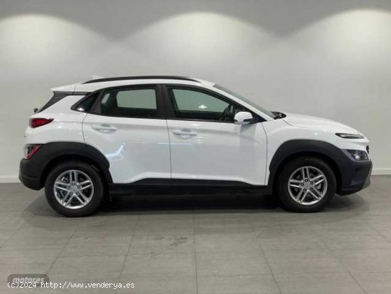 Hyundai Kona 1.0 TGDI Maxx 4x2 de 2023 con 17.600 Km por 20.350 EUR. en Barcelona