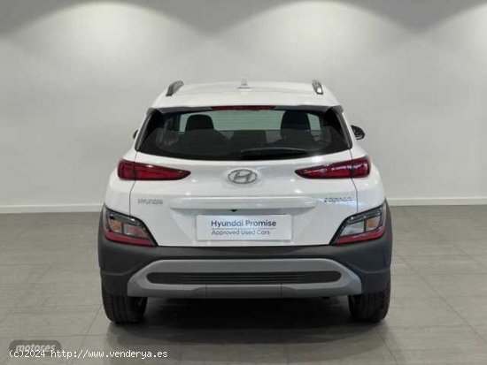 Hyundai Kona 1.0 TGDI Maxx 4x2 de 2023 con 17.600 Km por 20.350 EUR. en Barcelona