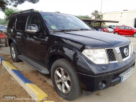 Nissan Pathfinder 2.5 DCI 171 CV AUT. 7 PLAZAS. de 2008 con 300.000 Km por 13.000 EUR. en Murcia