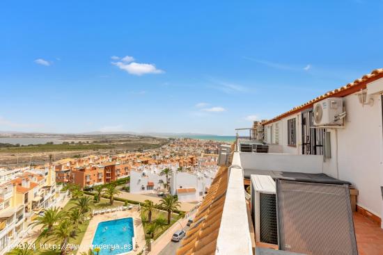 ¡Vistas al Mar y Comodidad en Torreblanca! Ático Dúplex - ALICANTE