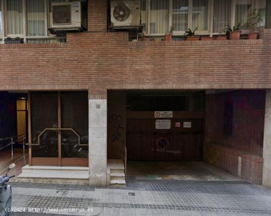 Plaza de parking en Calle Alfonso XII, con acceso directo desde la calle. - BARCELONA