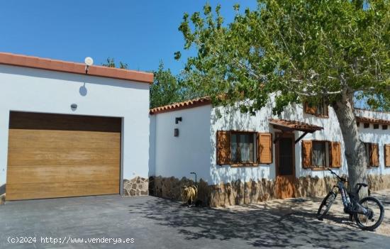 CASA RURAL CON TIERRA DE CULTIVO DE ARROZ EN DELTEBRE - TARRAGONA