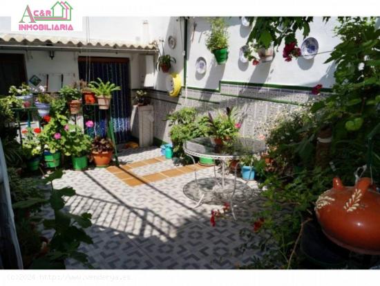 UN LUJO DE CASA CON PATIO Y  DOS TERRAZA¡¡¡ - CORDOBA