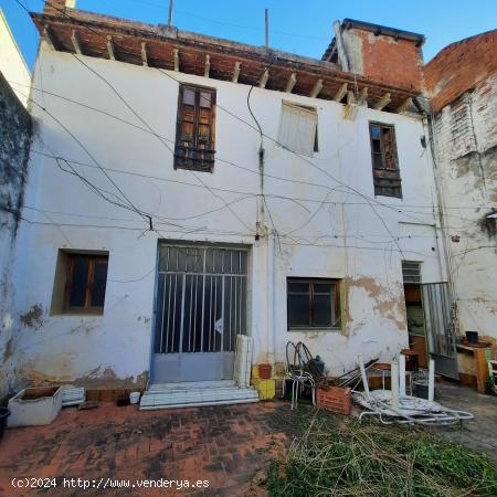 Gran casa para reformar, 178 m2 en 2 plantas, patio 100 m2 , muchas posibilidades - VALENCIA