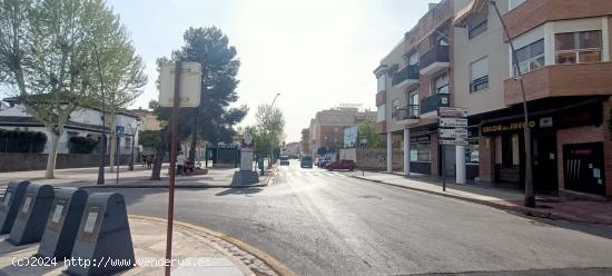 LOCAL SANTA FE AVENIDA HISPANIDAD 185M2 - GRANADA