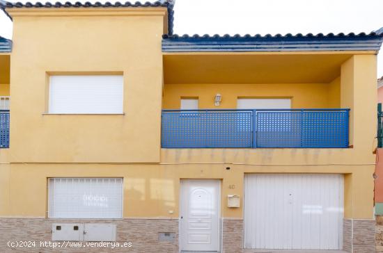  Dúplex seminuevo con cochera y luminoso patio en Barrio Peral - MURCIA 