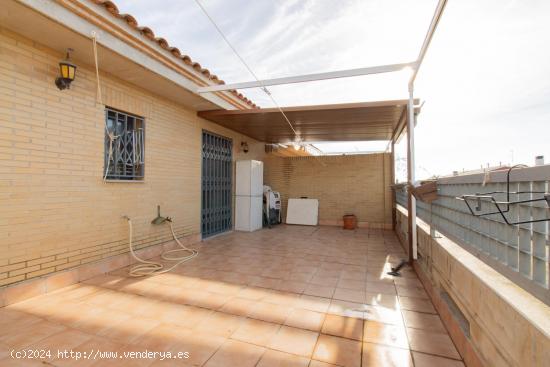 ¡Ático dúplex en venta en Rafelbuñol, con espectacular terraza de 35m²! - VALENCIA