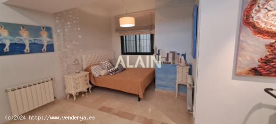 CHALET ADOSADO EN ISABEL DE VILLENA - ZONA DE LA MALVARROSA - VALENCIA