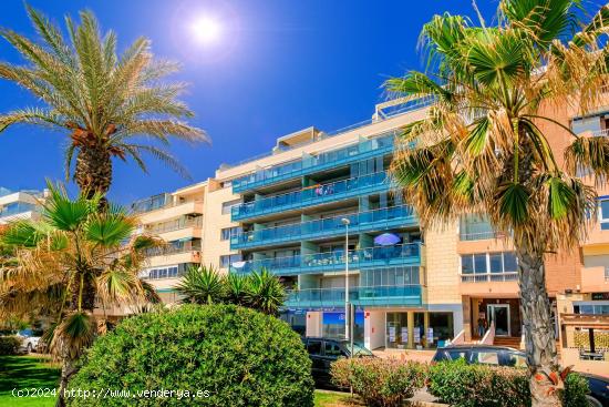 Atico con vistas frontales al mar! Con solarium privado - ALICANTE