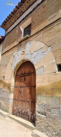 Casa solar  de 1588 llena de historia en Loscorrales - HUESCA