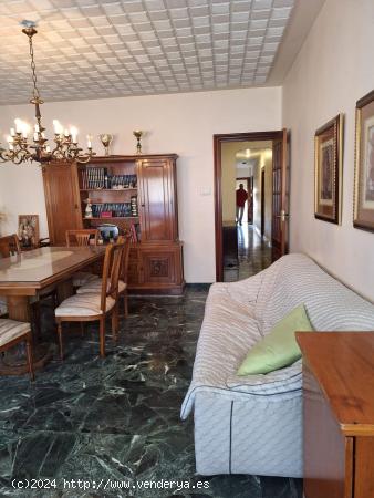 CASA DE 2 PLANTAS EN BENETUSSER!!! - VALENCIA